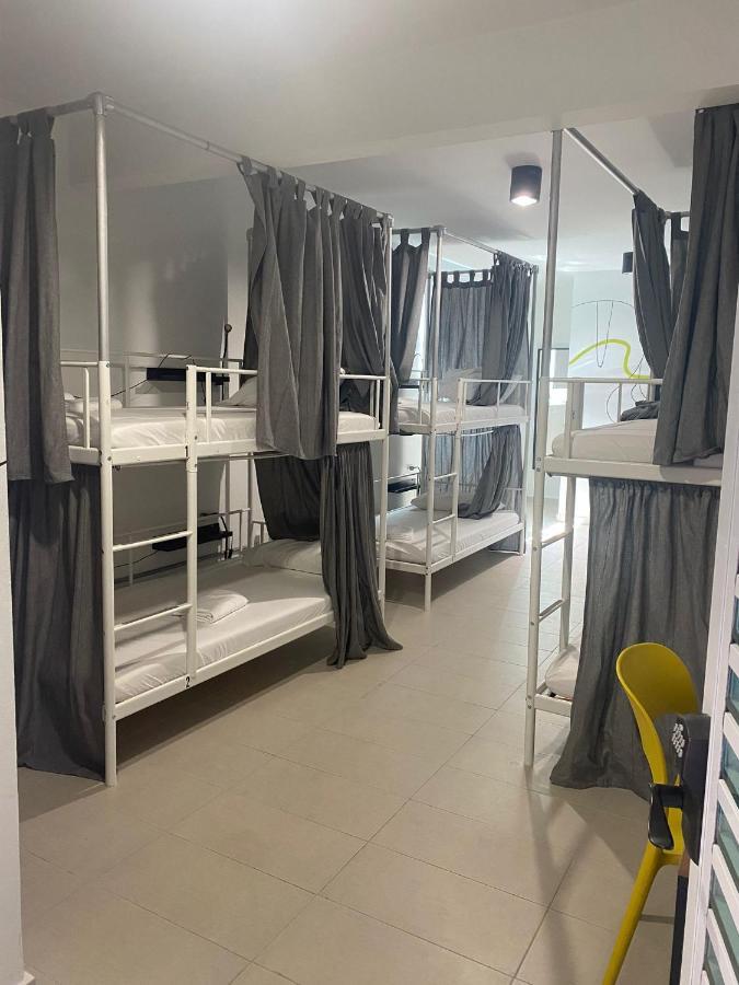 Nomada Beach Hostel- Isla Verde Сан-Хуан Экстерьер фото