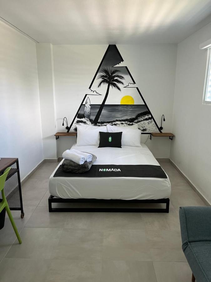 Nomada Beach Hostel- Isla Verde Сан-Хуан Экстерьер фото