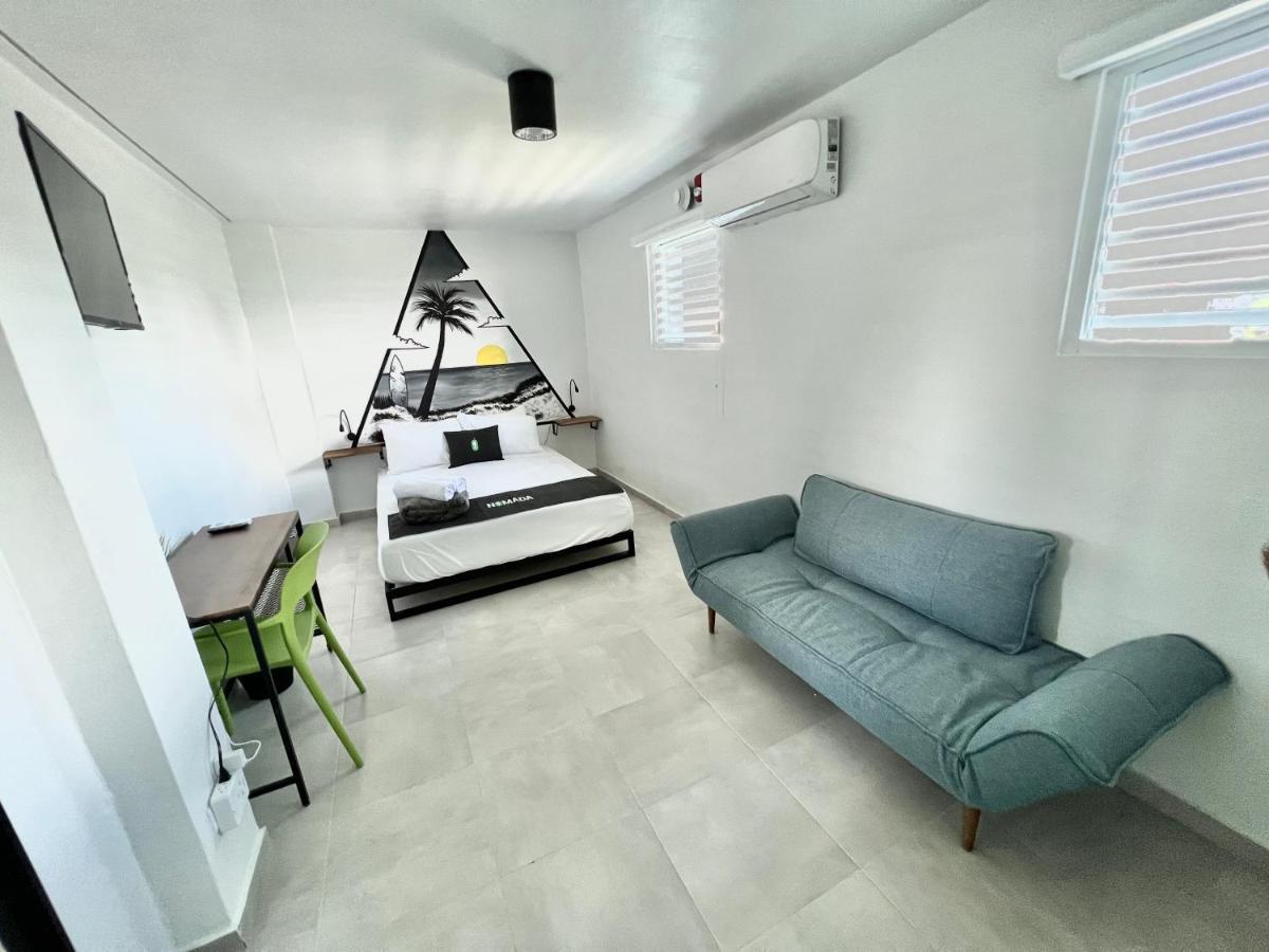 Nomada Beach Hostel- Isla Verde Сан-Хуан Экстерьер фото