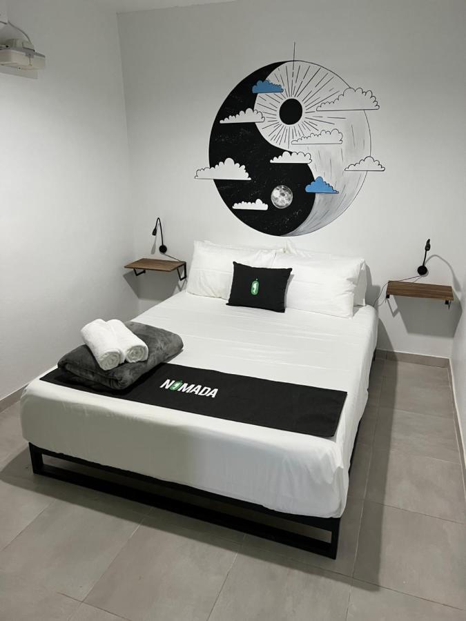 Nomada Beach Hostel- Isla Verde Сан-Хуан Экстерьер фото