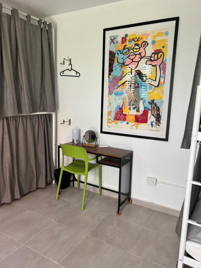 Nomada Beach Hostel- Isla Verde Сан-Хуан Экстерьер фото