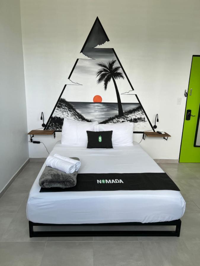 Nomada Beach Hostel- Isla Verde Сан-Хуан Экстерьер фото