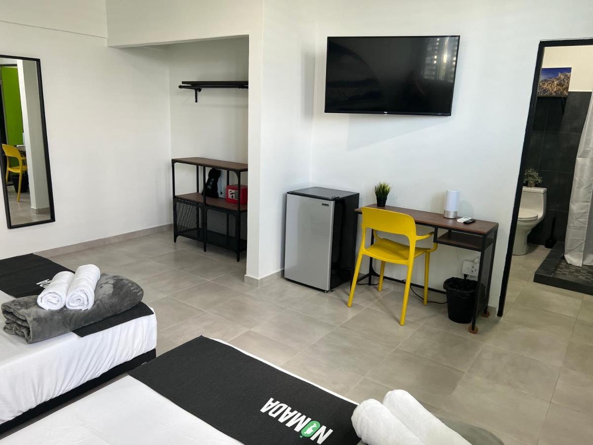 Nomada Beach Hostel- Isla Verde Сан-Хуан Экстерьер фото