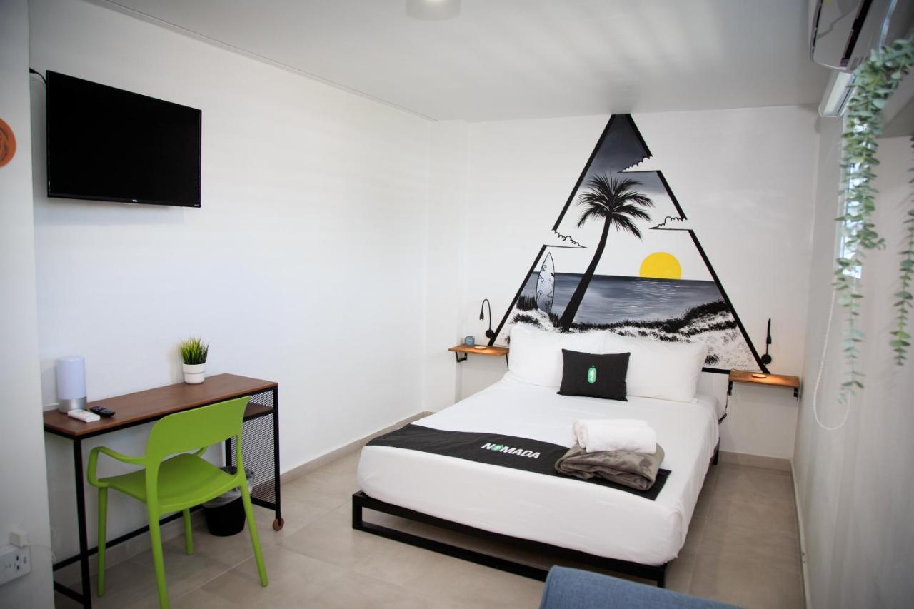 Nomada Beach Hostel- Isla Verde Сан-Хуан Экстерьер фото