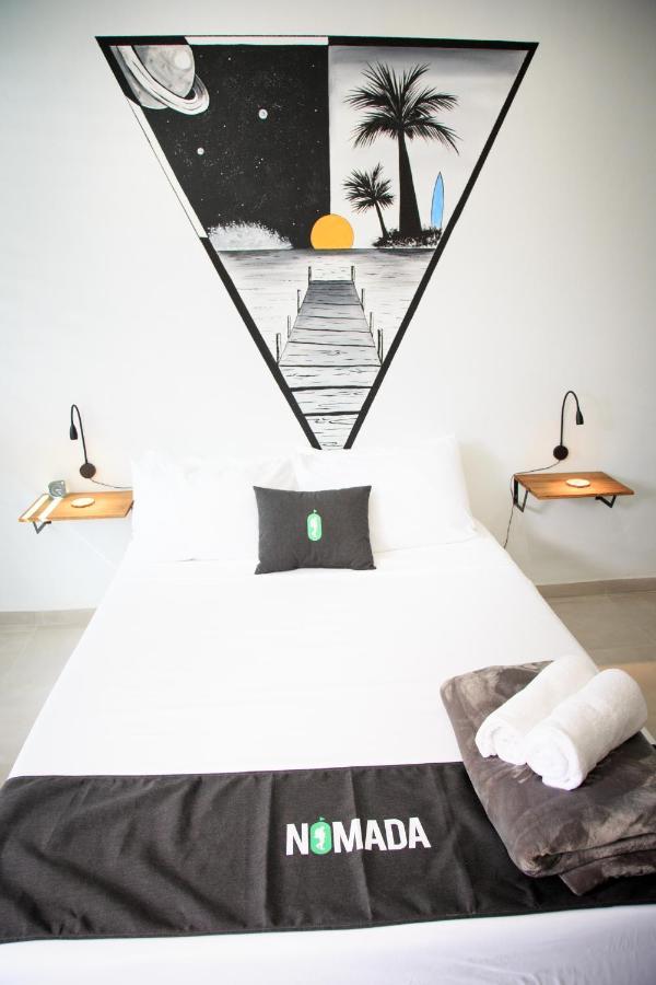 Nomada Beach Hostel- Isla Verde Сан-Хуан Экстерьер фото