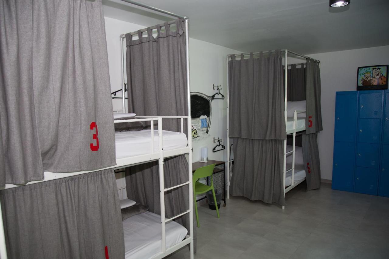 Nomada Beach Hostel- Isla Verde Сан-Хуан Экстерьер фото