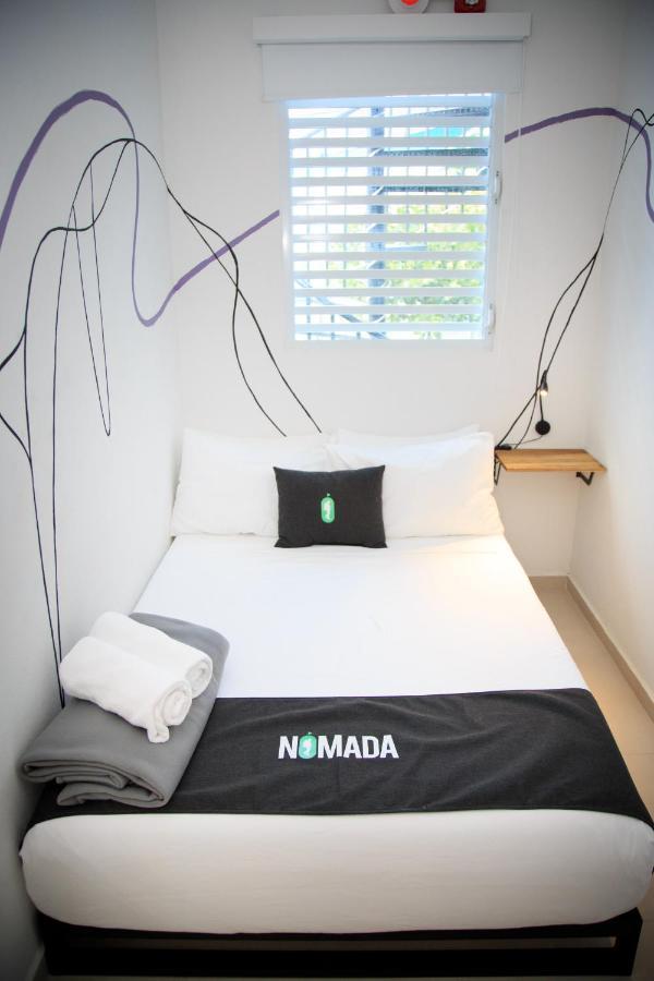 Nomada Beach Hostel- Isla Verde Сан-Хуан Экстерьер фото