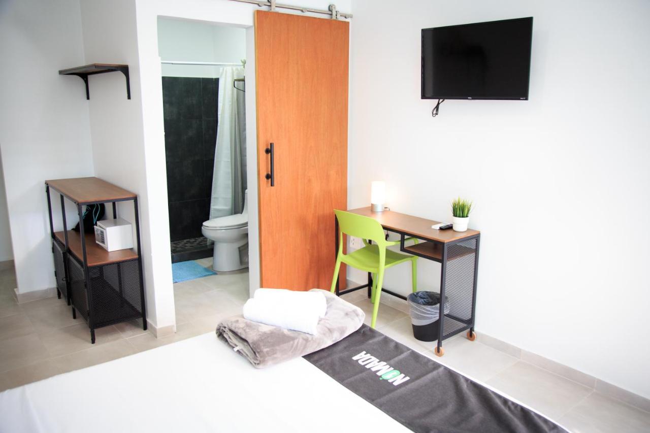 Nomada Beach Hostel- Isla Verde Сан-Хуан Экстерьер фото