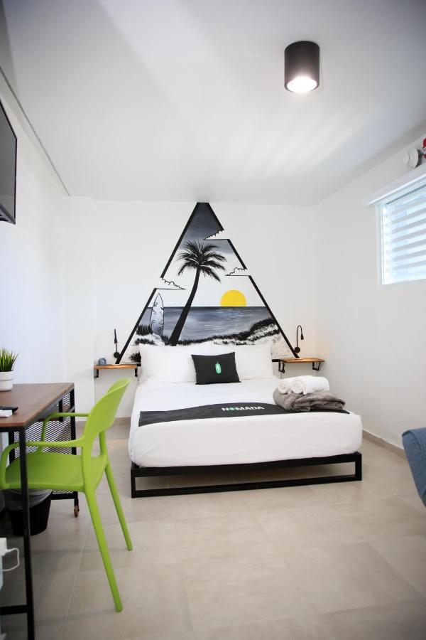 Nomada Beach Hostel- Isla Verde Сан-Хуан Экстерьер фото